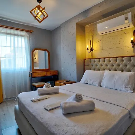 La Mira Alacati Hotel 2*