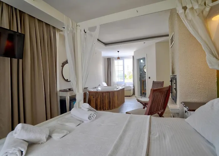 La Mira Alacati Hotel